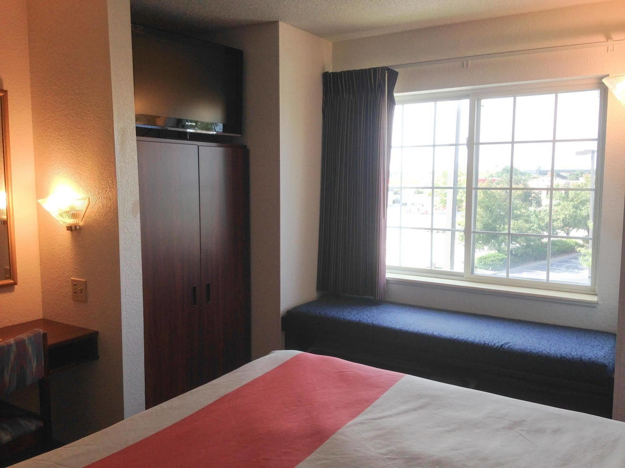 Motel 6-Olathe, Ks Экстерьер фото